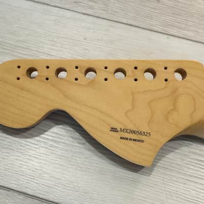 New Old Stock Open Box Fender Deluxe Maple Stratocaster Neck 22 Narrow Tall Frets 12" Radius image 7