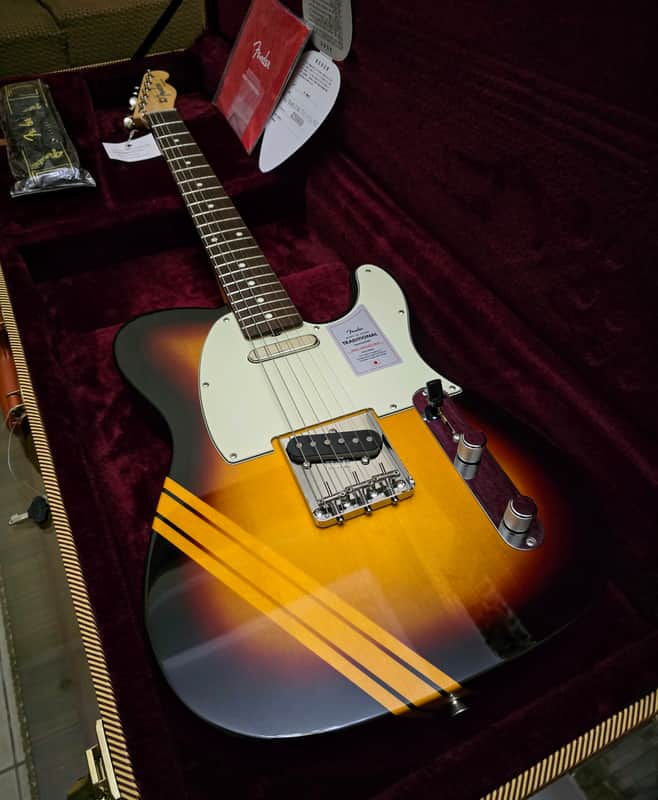 BRAND NEW! Fender MIJ Traditional II '60s Telecaster 2025 Collection Competition Sunburst with Hard Case Bild 1