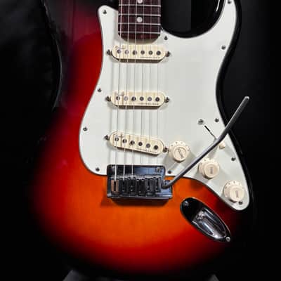 Fender American Ultra Stratocaster with Rosewood Fretboard 2019 - 2025 - Ultraburst image 2