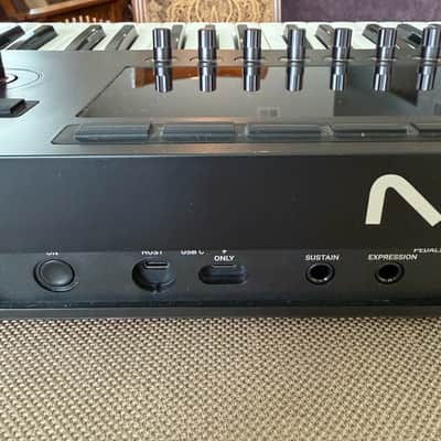Native Instruments S61 Komplete Kontrol MK3 keyboard w polyphonic aftertouch 2023 - Black image 8