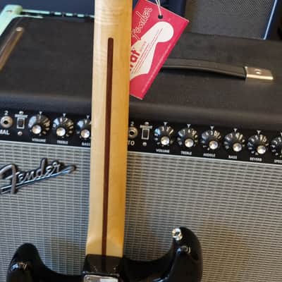 Fender American Vintage '70s Stratocaster 3 tone sunburst Rosewood Fretboard 2005 (Video attached) image 11