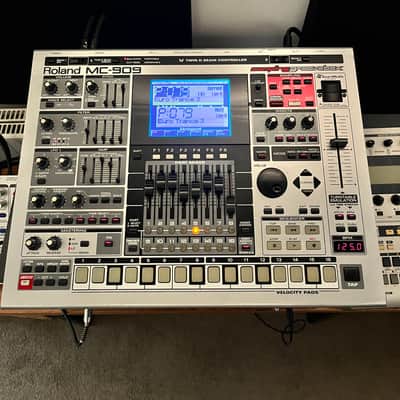 Roland MC909 Groovebox Excellent Condition