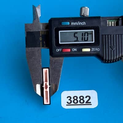 CASIO MT-240 Vintage Keyboard Part: ON/OFF Slider Switch Cover Cap (Black/Red) imagen 8