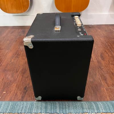 Fender Rumble 25 V3 25-Watt 1x8" Bass Combo 2015 - Present - Black image 4