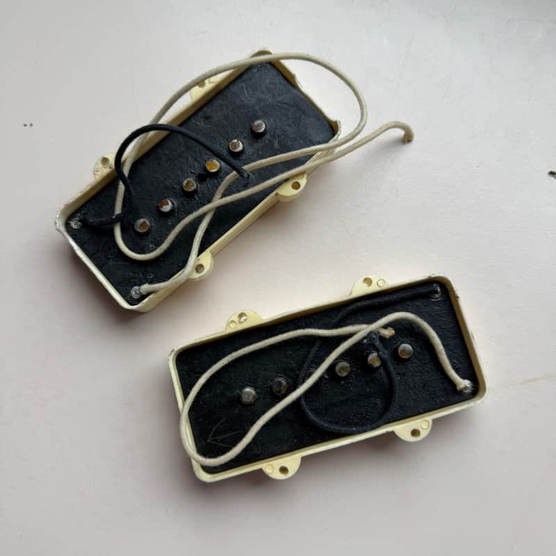 1958-1964 Fender Jazzmaster Pickups - Black Bottom image 1