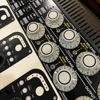 Empirical Labs EL8-XS Distressor Stereo Pair image 5