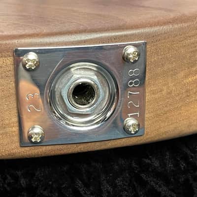 Rickenbacker 330 2023 - Walnut image 9