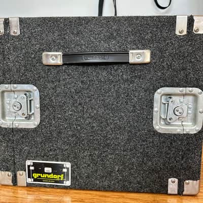 Grundorf 8-Space Gray Carpet Rack Case (8U) image 2