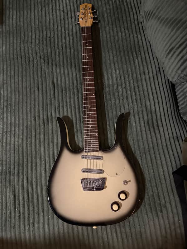 Danelectro Guitarlin (G-Mandolin) Longhorn in Blackburst Electric Guitar Reissue - 1999