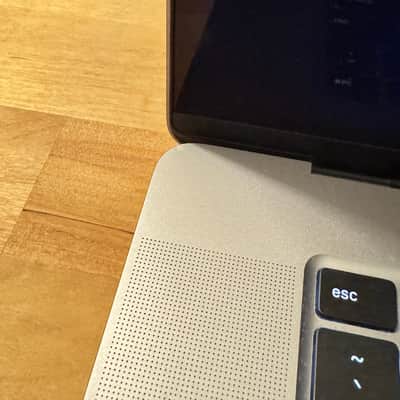 Apple MacBook Pro 16 inch 2019 - Space Gray image 8