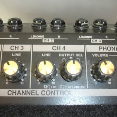 Roland KC-550 180-Watt 1x15" 4-Channel Mixing Keyboard Amplifier image 5