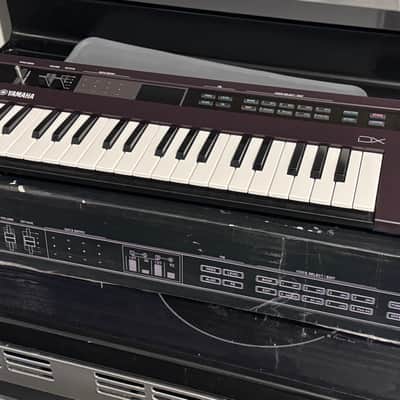 Yamaha Reface DX Mini Mobile Keyboard 2015 - Present - Black image 9