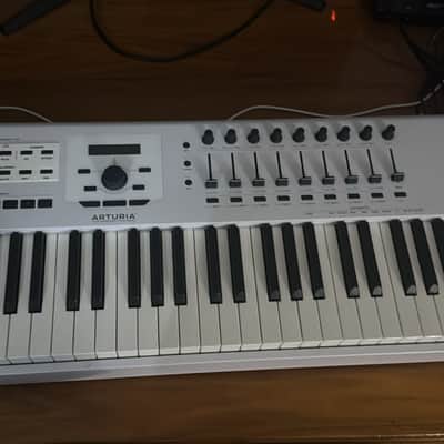 Arturia KeyLab 88 MkII MIDI Controller 2019 - Present - White image 6