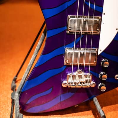 Gibson Thunderbird 1976/77 Re-Fin image 3