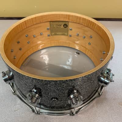 DW Collector's Series Maple Standard 14" x 7" Snare Drum Black Galaxy image 3