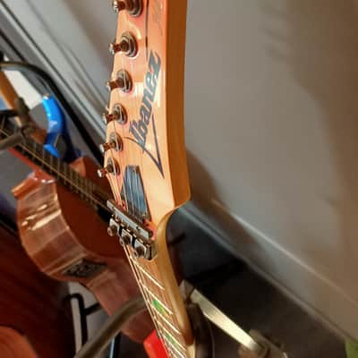 Ibanez JEM777-SK Steve Vai Signature with Edge Tremolo 1987 - 1989 - Shocking Pink image 15