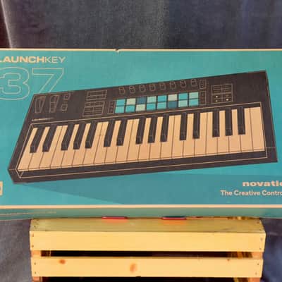 Novation Launchkey 37 MIDI Keyboard Controller - Complete in Box image 2