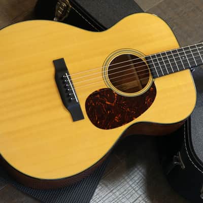 2014 Martin 000-18E Retro Acoustic Guitar Natural + OHSC image 3