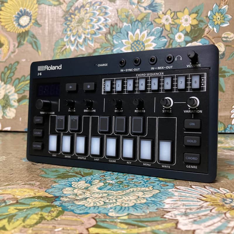 Roland Aira Compact J-6 Chord Synthesizer image 1