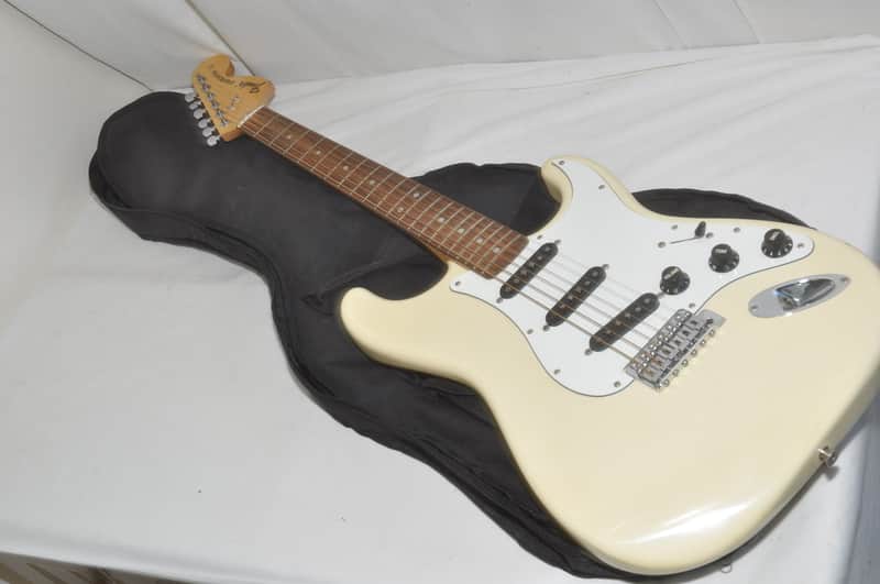 FENDER JAPAN ST72 Stratcaster electric guitar Ref No 7392 image 1