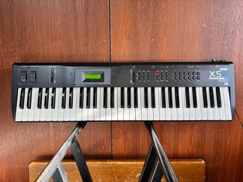 Korg X5D MUSIC SYNTHESIZER 01/w series w/ bag power supply New internal battery image 1