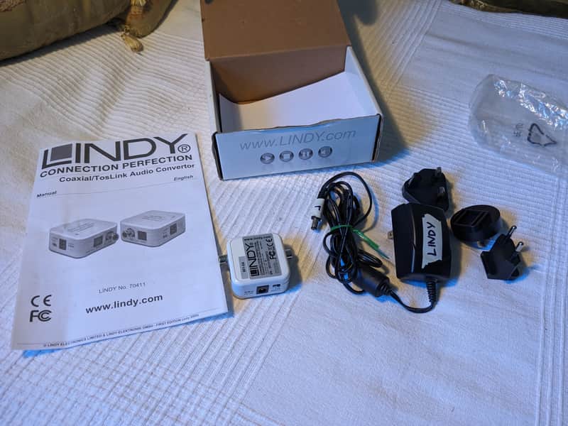 Lindy Coaxial / Optical Audio Converter 2010s - White image 1