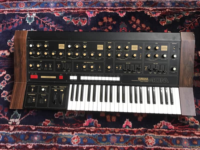 Yamaha CS40m Black W/ Wood Veneer image 1