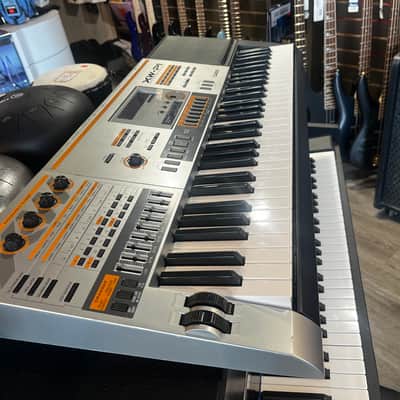 Casio XW-P1 61-Key Performance Synthesizer 2010s - Silver image 2