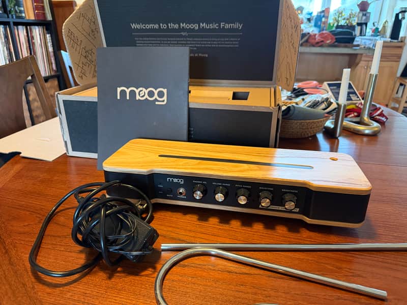 Moog Etherwave Theremin