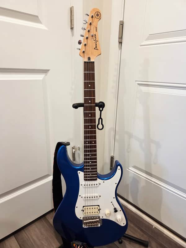 Yamaha PAC012 Pacifica HSS with Rosewood Fretboard 2010 - Present - Dark Blue Metallic image 1