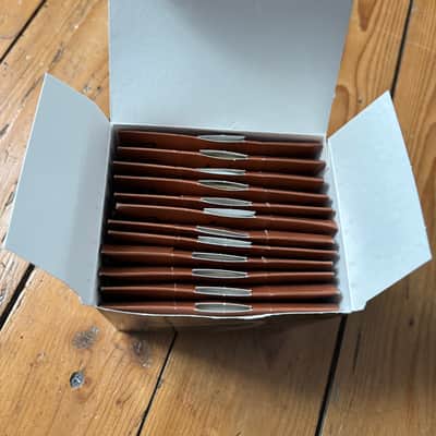 BOX of 12 x Fender 880M Dura-Tone Coated 80/20 Bronze Acoustic Guitar Strings - Medium (13-56) 2010s - Standard image 4