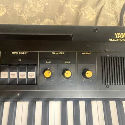 Yamaha CP11 electric piano image 2