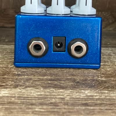 Wampler Ego Compressor V1 (Large Logo) 2010s - Blue image 4