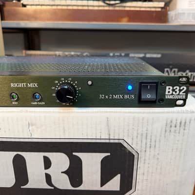Burl B32 Vancouver 32x2 Summing Box - Box and Packaging Mint image 17