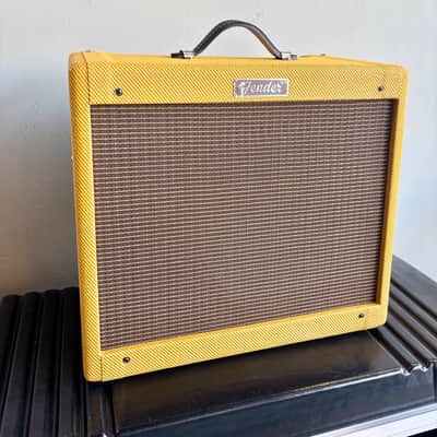 Fender Blues Junior - Combo Amp - Tweed image 2