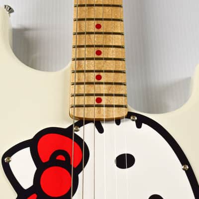 Squier Hello Kitty Stratocaster - White image 2