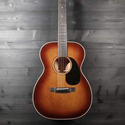 Martin Custom Shop 00-18 Style Premium Mahogany / Bearclaw Engelman image 2