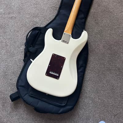 RARE Matching Headstock Fender Limited Edition Vintera ‘60s Stratocaster 2021 - Olympic White image 9
