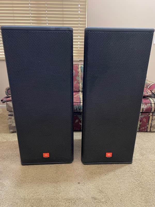 One Pair of JBL MRX525 500 Series Speakers image 1