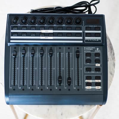 Behringer B-Control BCF2000 USB MIDI DAW Fader Controller Bild 3