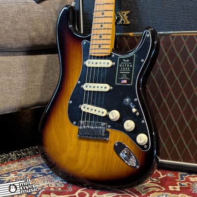Fender American Ultra Luxe Stratocaster – Sunburst – Maple Neck –Includes Original Case and All Case Candy – Used Mint image 1