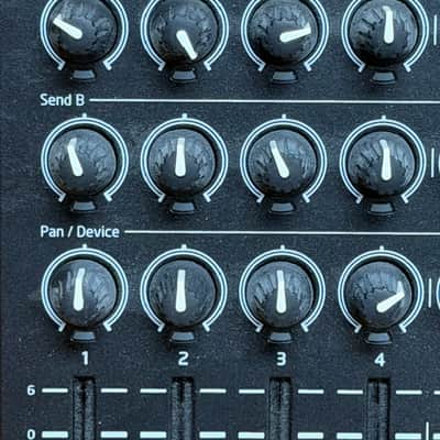 Launch Control XL Mk2 Knob & Dial USB Pad Controller image 2
