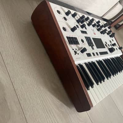 Modal Electronics 001 Hybrid Digital / Analog 2-Voice Synth in mint condition image 3