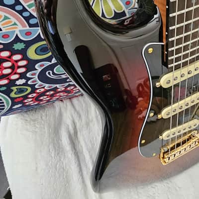 Fender Custom Strat 2026 - 3 Tone Burst Sparkle image 5
