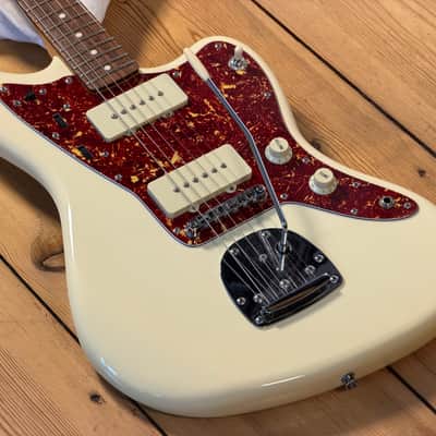 Squier J Mascis Jazzmaster with Rosewood Fretboard 2012 - 2017 - Vintage White image 2