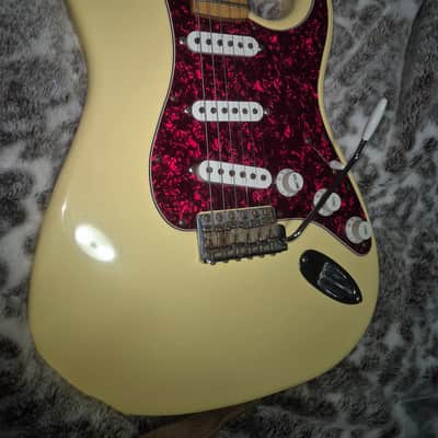 Fender Ingvar malmsteen 1999 - Yellow image 2