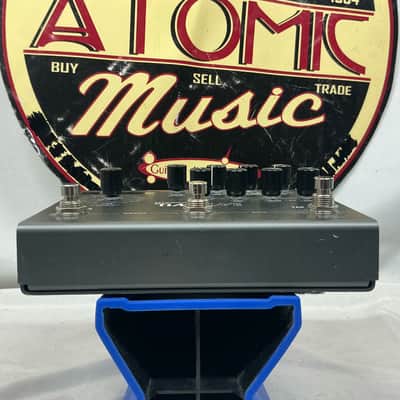 Strymon TimeLine time line Delay Phrase Looper Pedal with Box image 3