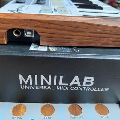 Arturia MiniLab 25-Key MIDI Controller 2014 - 2016 - White imagen 4