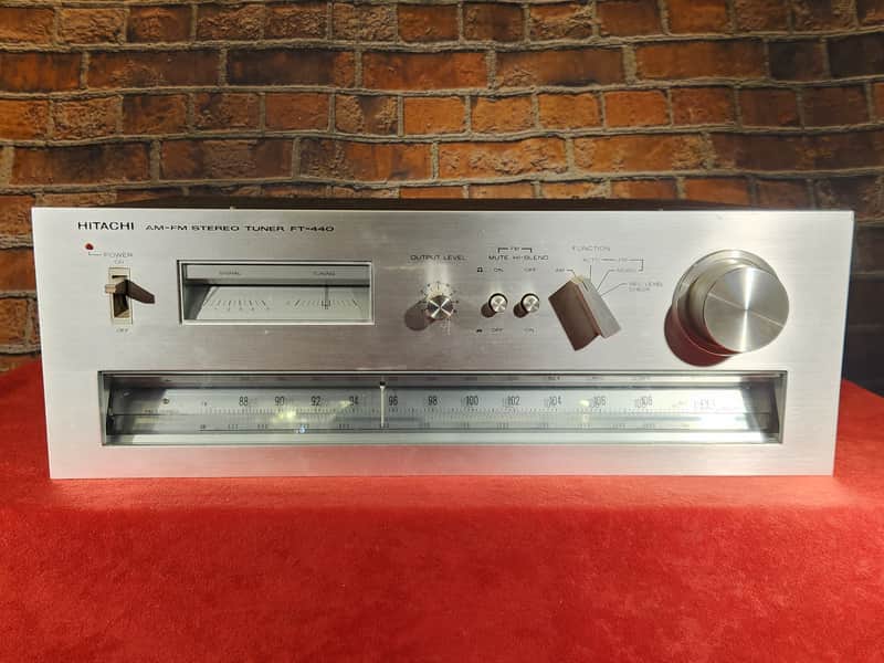 Hitachi FT-440 AM-FM Stereo Tuner image 1