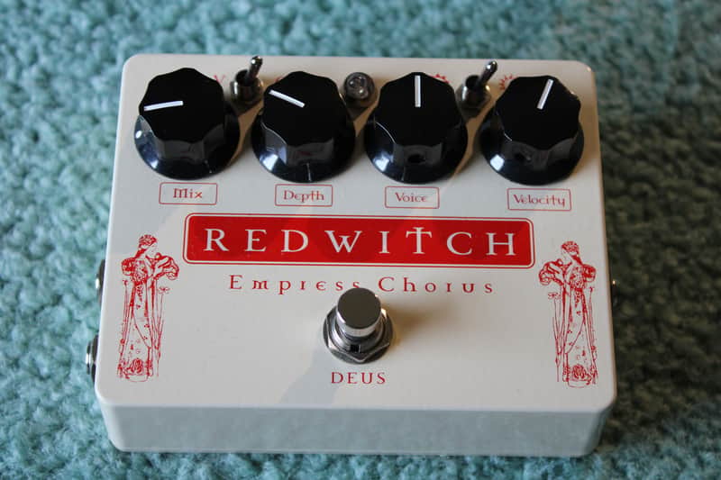 Red Witch Empress Deus 2021 - Present - Cream / Red image 1